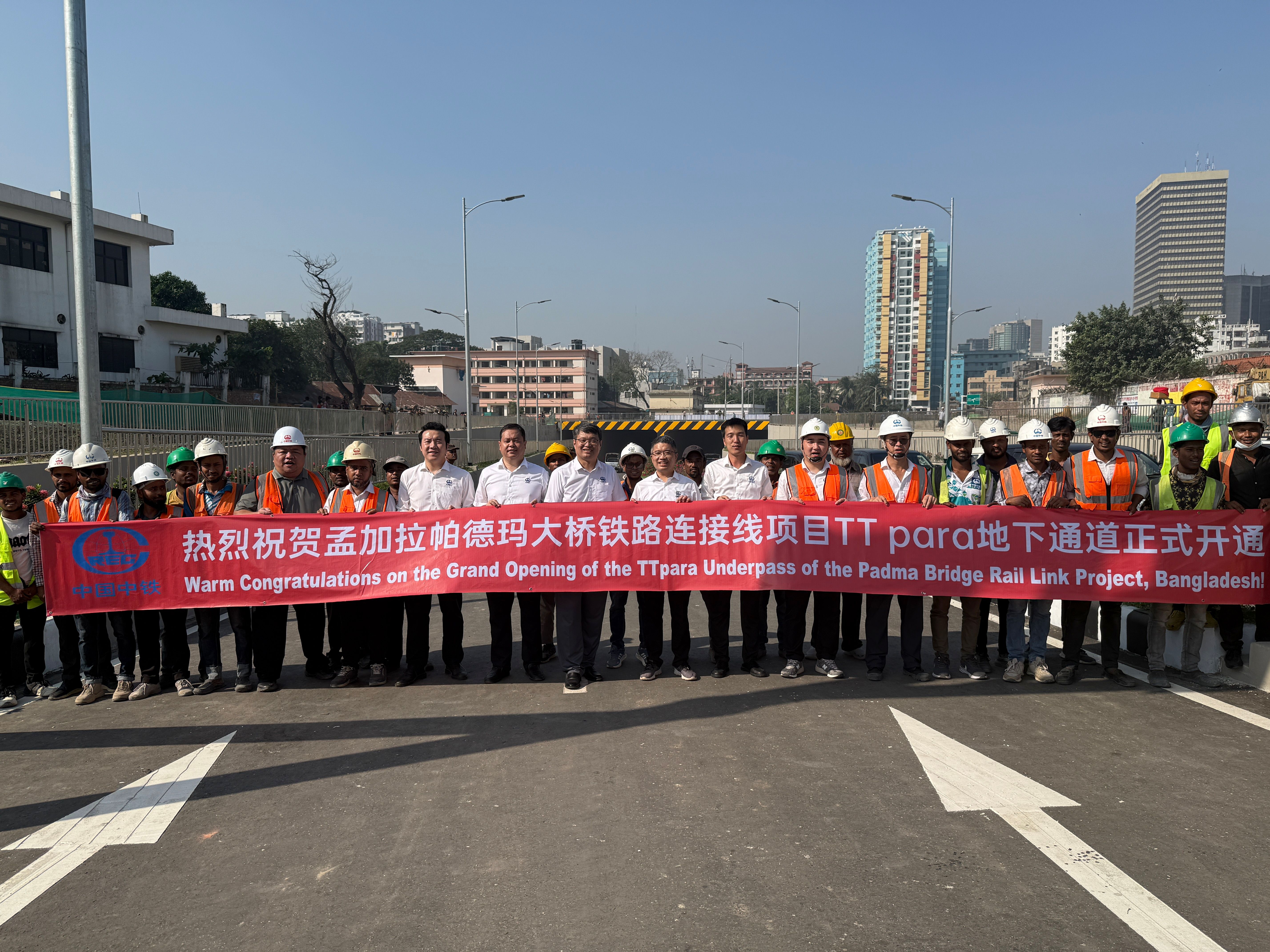 股指、局指、一工区及孟籍员工合影