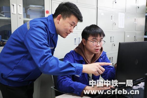 李文磊指导队员