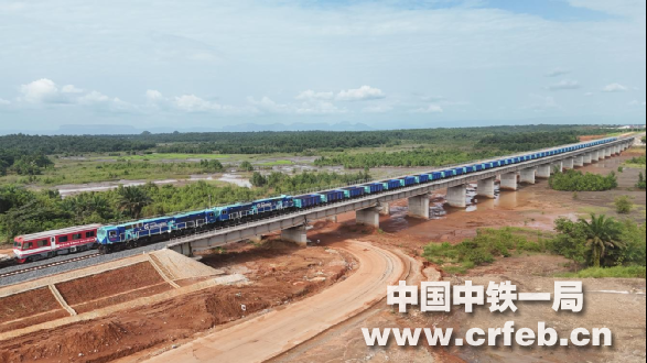 中铁一局参建的几内亚CTG铁路接发首列重...