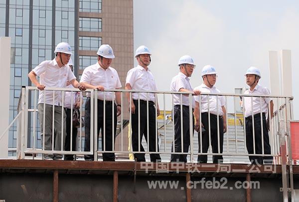 参观工地现场 参观工地现场