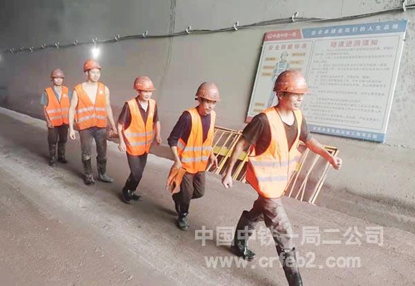 人员撤离 人员撤离