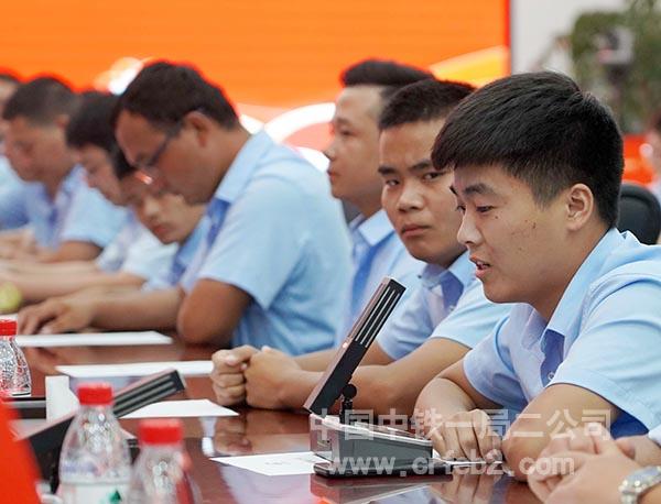 新生做自我介绍 新生做自我介绍