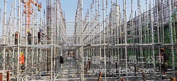 搭设脚手架 搭设脚手架