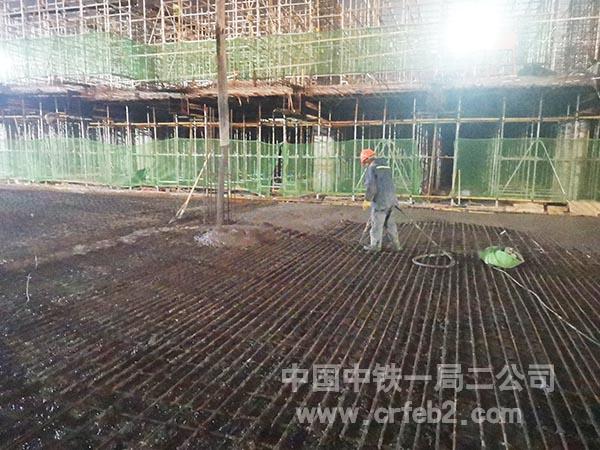 浇筑筏板 浇筑筏板