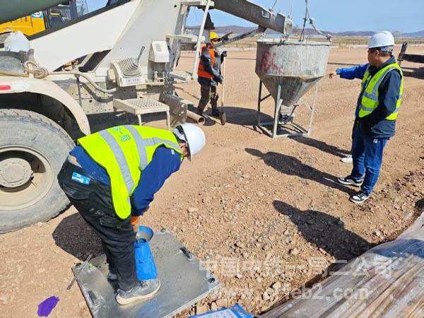铁科高速公路项目2025年度第一车混凝土顺利浇筑1