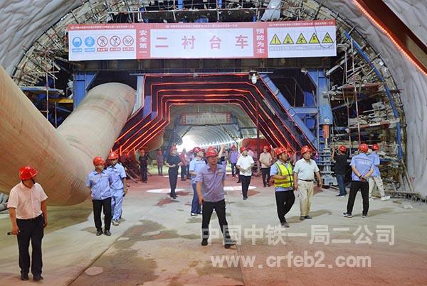 观摩人员现场参观2 观摩人员现场参观2