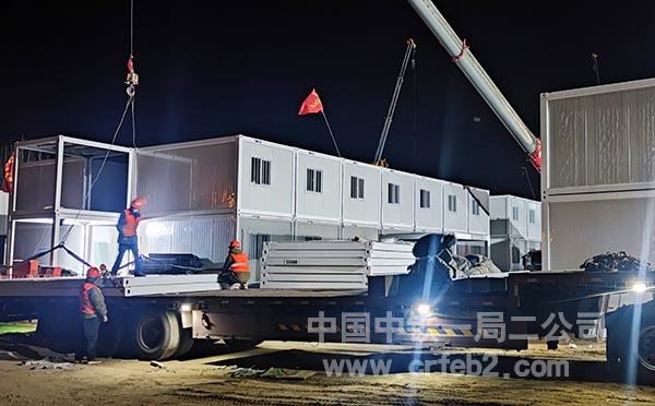 驰援现场夜间施工 驰援现场夜间施工