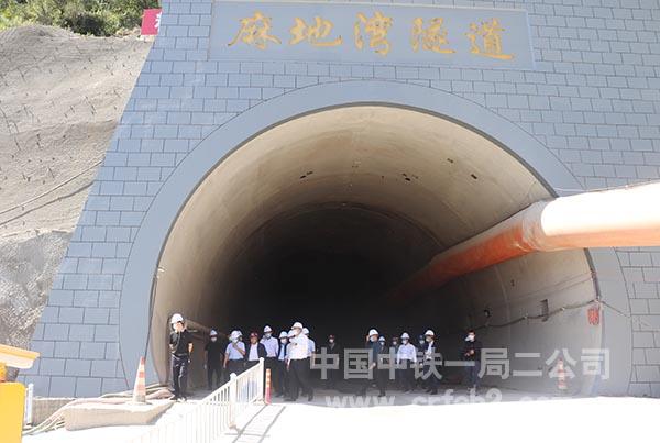 黄龙县县长陈斌一行莅临242国道黄龙县城过境公路工程项目调研 黄龙县县长陈斌一行莅临242国道黄龙县城过境公路工程项目调研