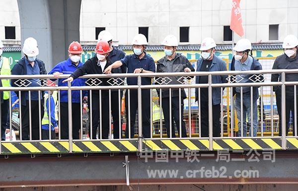 检查施工现场 检查施工现场