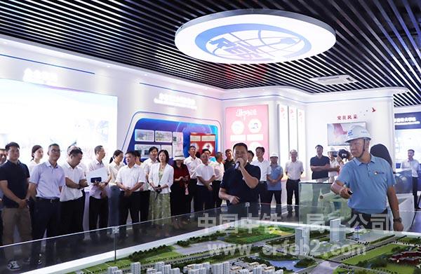 政协观摩团观摩标准化展厅1 政协观摩团观摩标准化展厅1