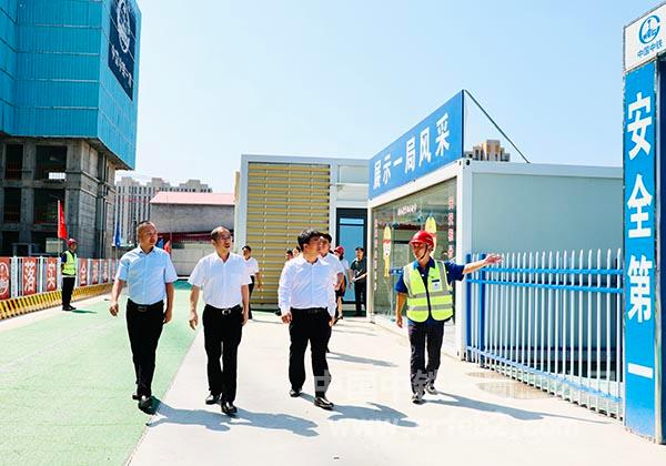 各位领导参观现场 各位领导参观现场