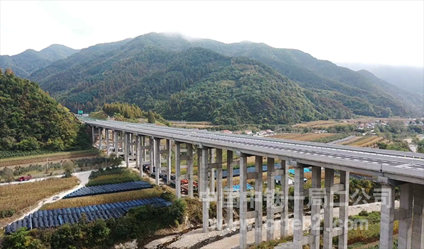 中铁一局承建桓集高速公路石庙特大桥 中铁一局承建桓集高速公路石庙特大桥