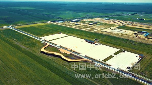 已建成的三万平方米晒粮场 已建成的三万平方米晒粮场