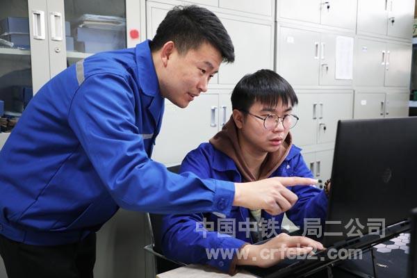 李文磊指导队员