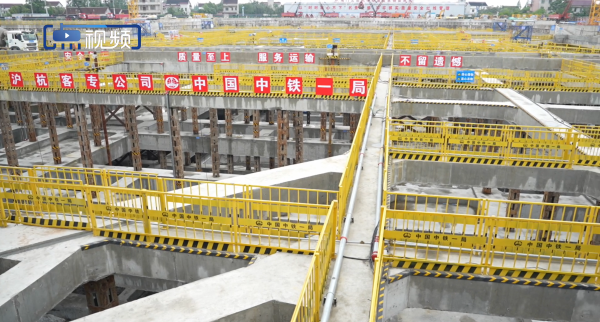 12、交汇点新闻：“豆腐块”里建高铁创国际首例！海门北站主体工程开工