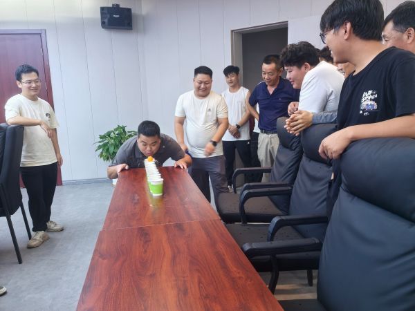 吹球过河小游戏 吹球过河小游戏