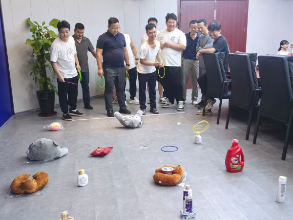 套圈游戏 套圈游戏