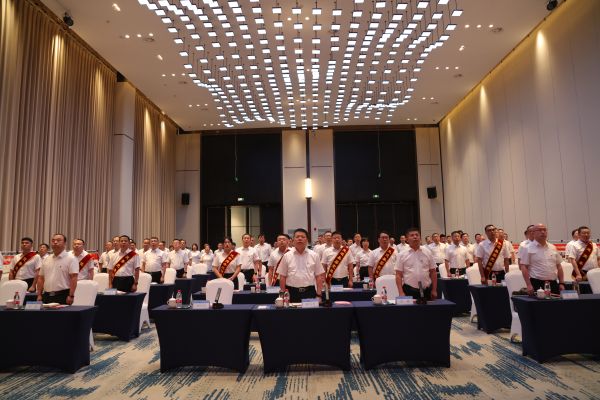 2、合唱《没有共产党就没有新中国》