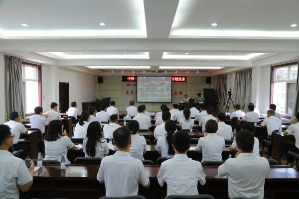 4、邀请宝鸡市委党教教授讲专题党课