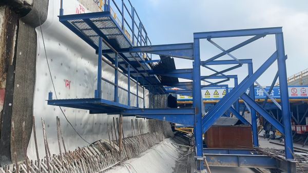 5、侧墙钢筋绑扎台车