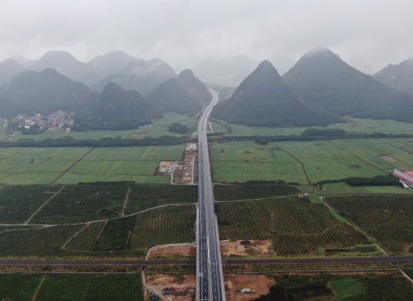 4、贺巴高速公路