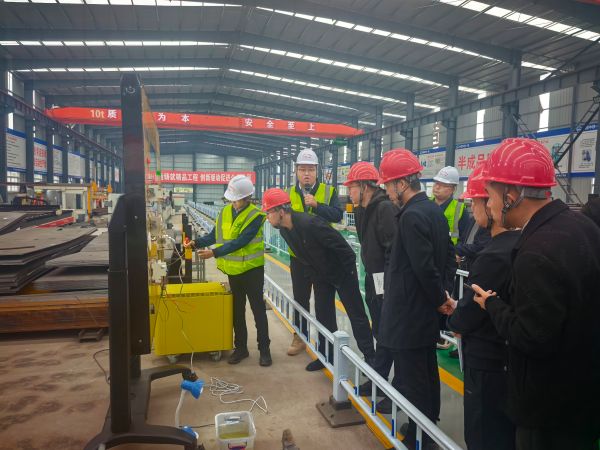 1、观摩智慧钢构厂 1、观摩智慧钢构厂