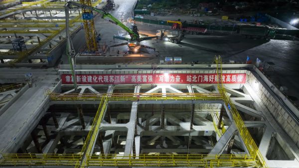 核心区底板浇筑现场