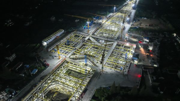 海门北站夜间施工中景