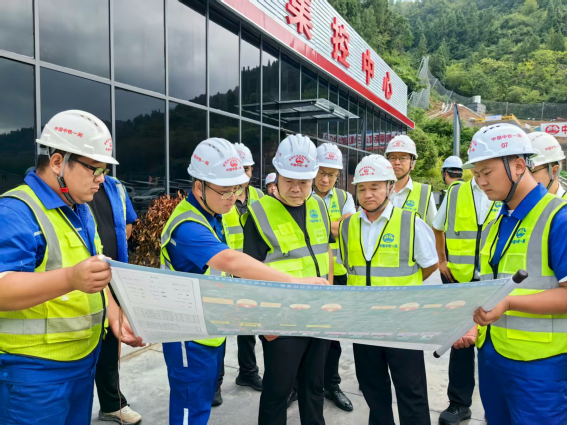 中铁一局党委书记、董事长郗宜君要求：宜涪...