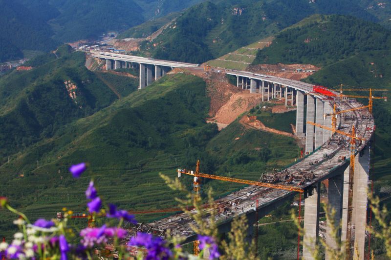 2.保阜高速公路黑崖沟2号特大桥